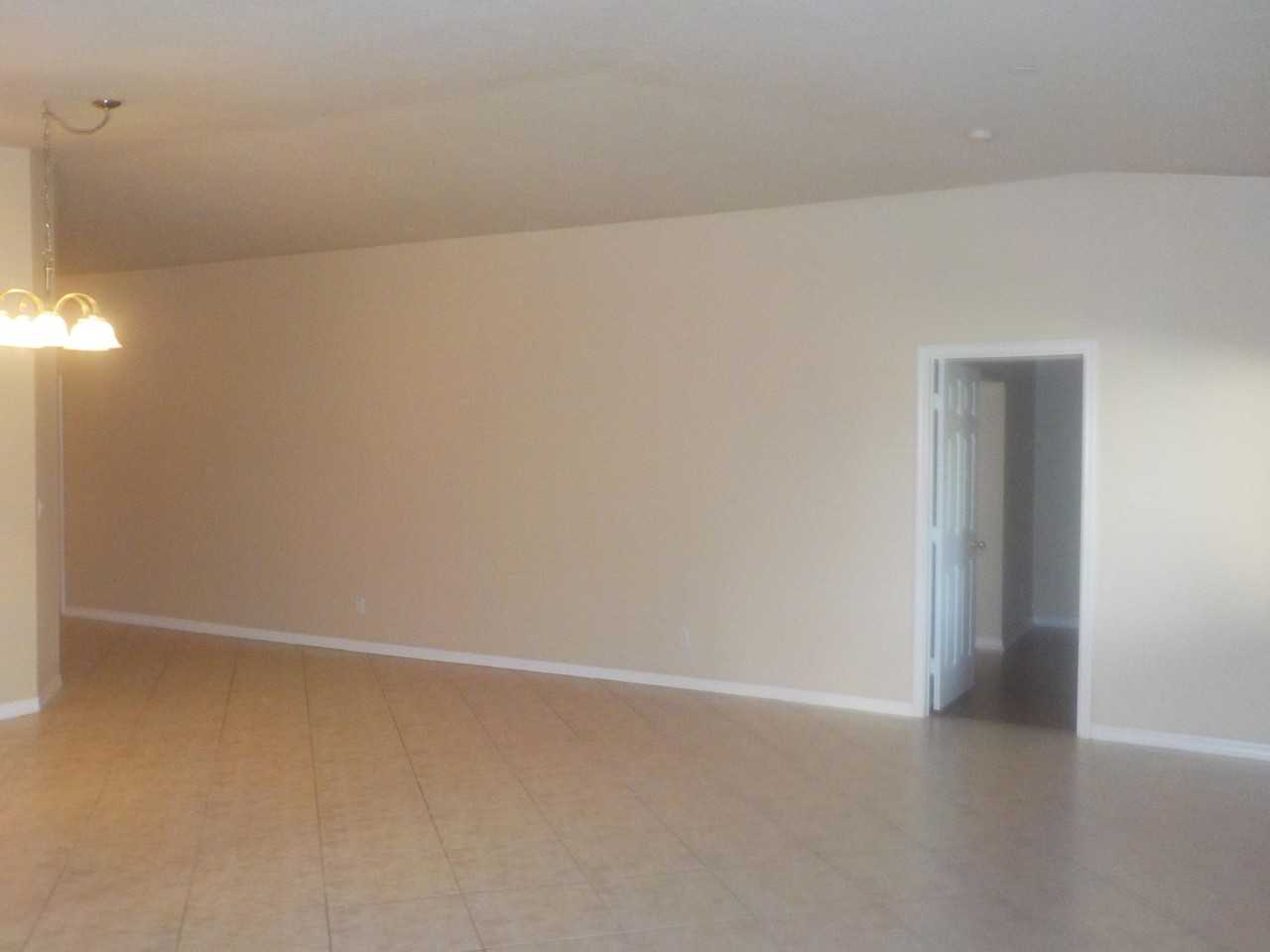 1957 Sw Providence Pl - Photo 2 of 15