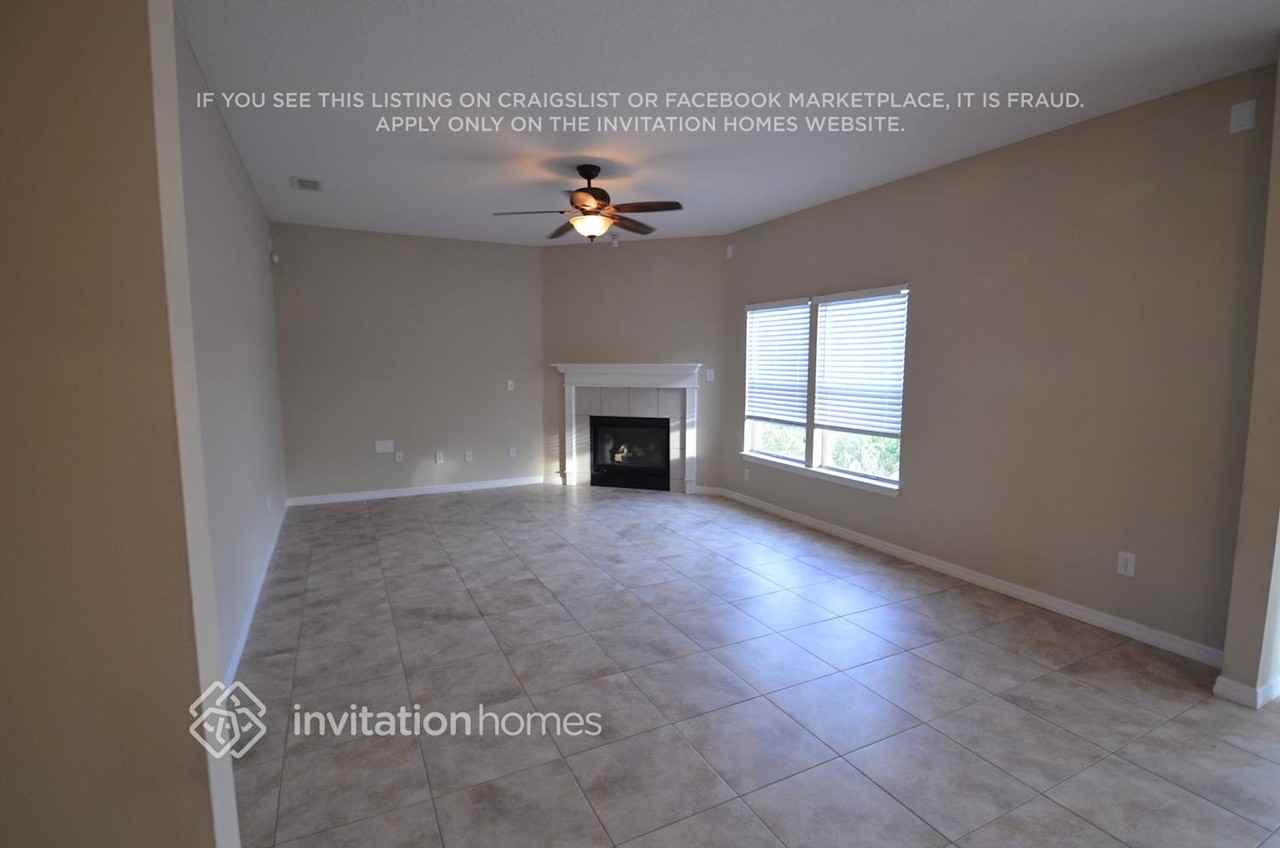 2427 Woodstork Ct - Photo 2 of 9