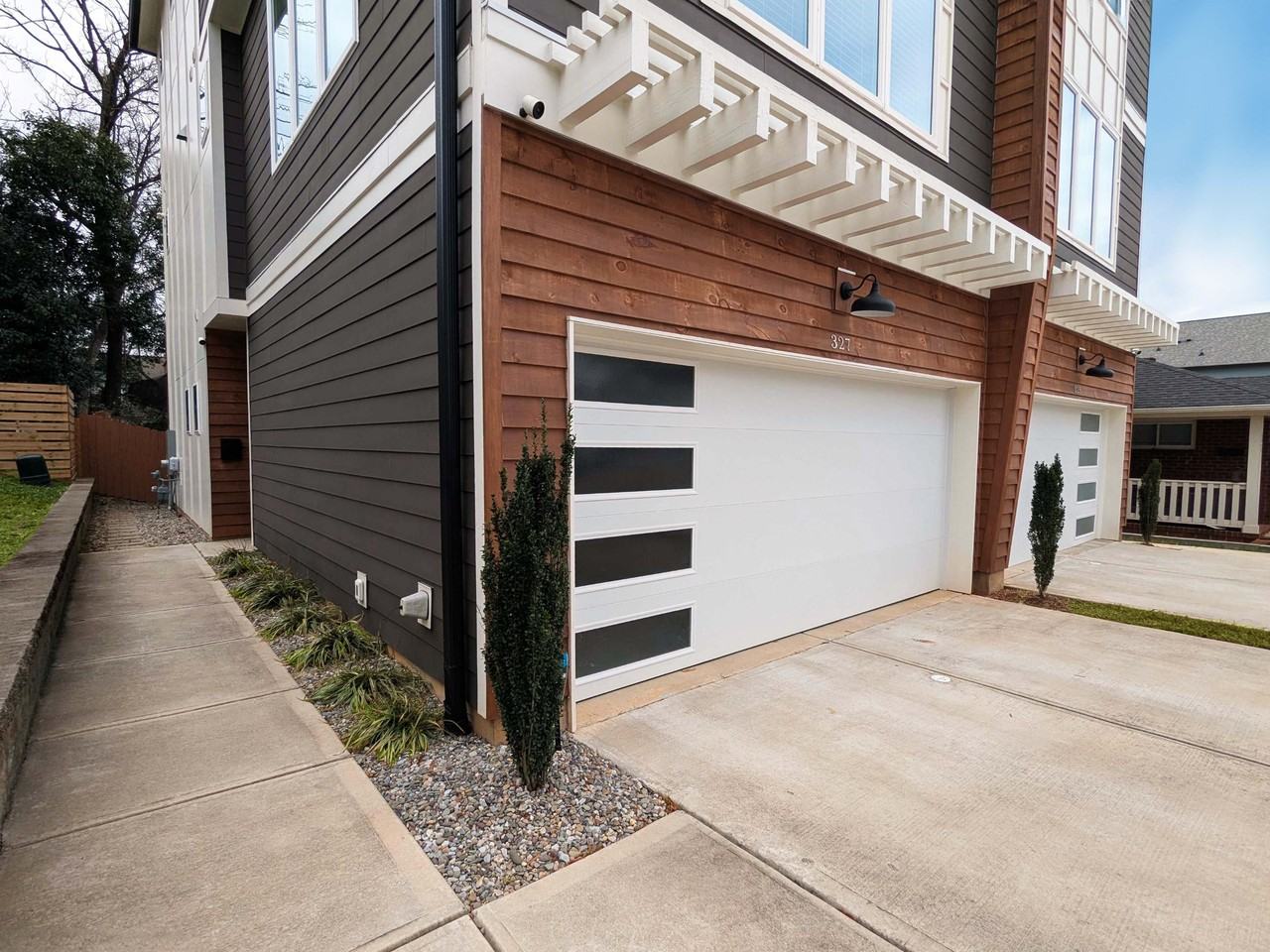 327 Coxe Ave - Photo 2 of 5