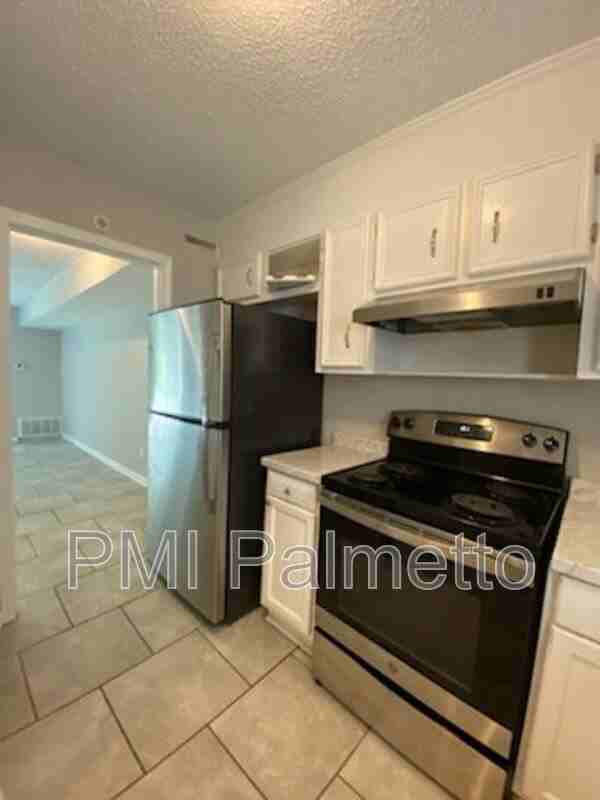 3409 Brookwood Ct - Photo 6 of 38