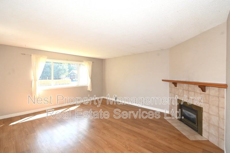 8077 Rochester Cres #A - Photo 2 of 18
