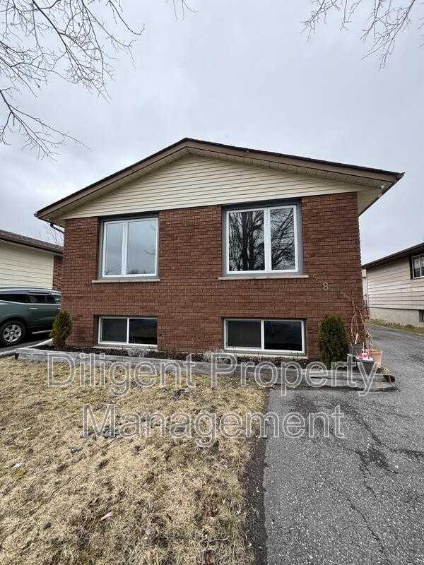 581 Barnes Cres #6