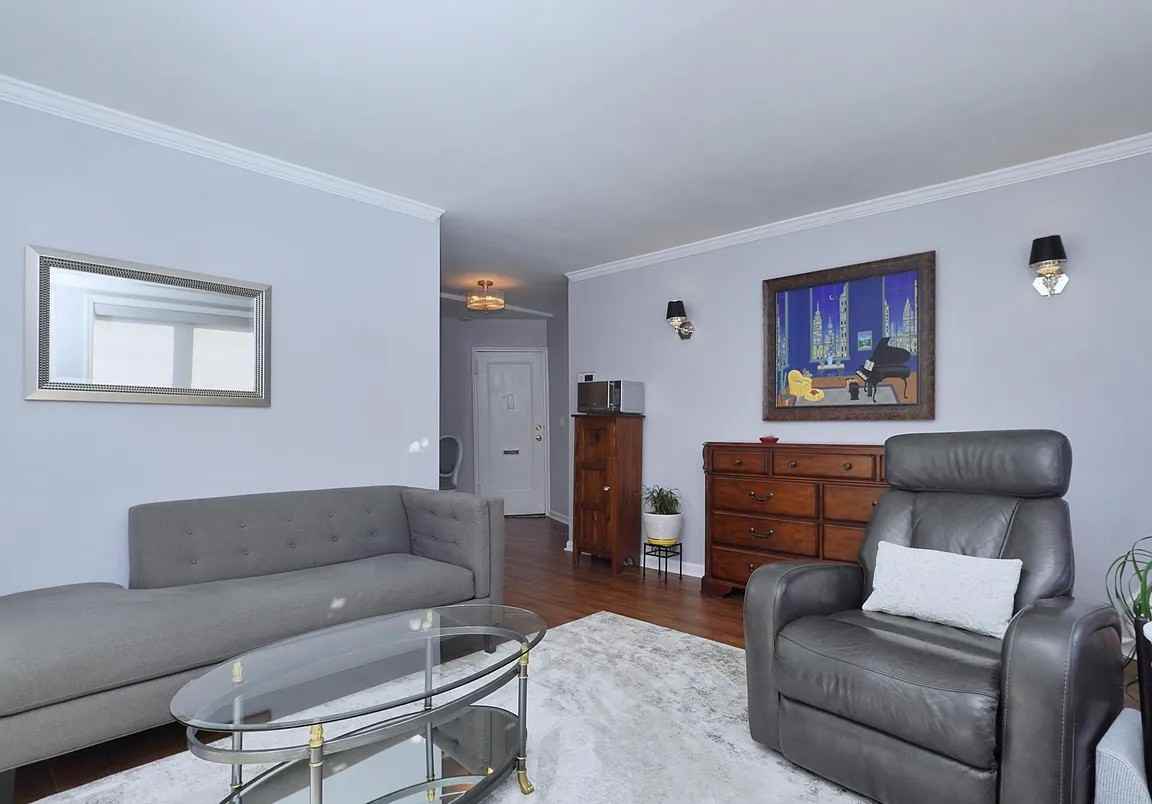 565 Castleton Ave #1A - Photo 3 of 23
