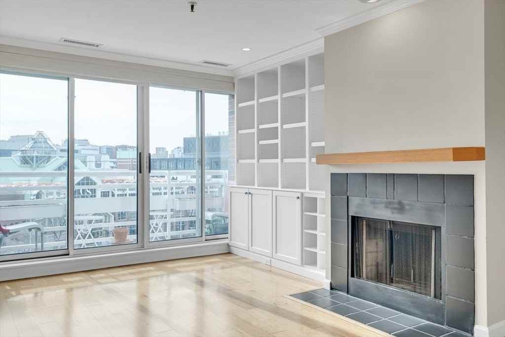 4 Canal Park - Photo 2 of 11