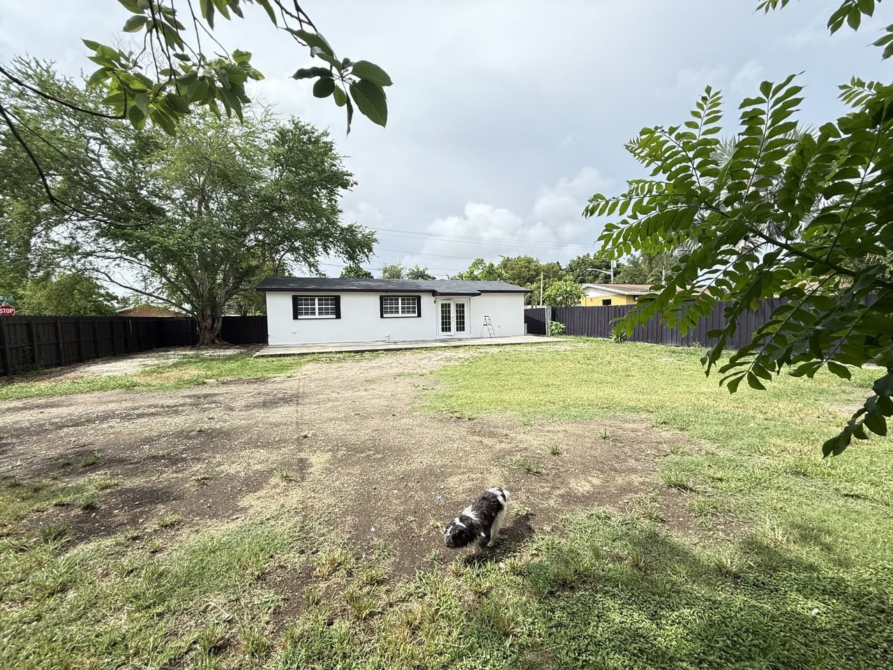 960 Nw 11th St #NA - Photo 3 of 17