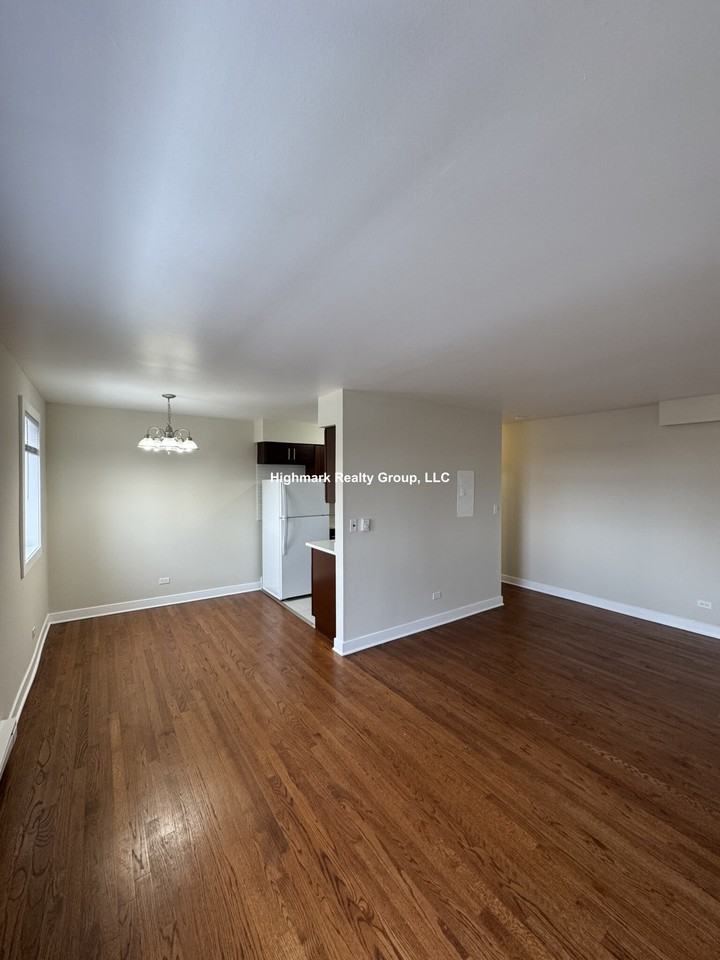 5841 N Winthrop Ave #304 - Photo 4 of 11