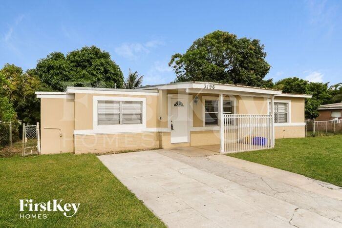 3196 N Seacrest Blvd - Photo 2 of 15