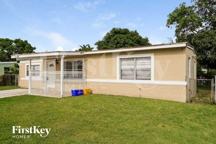 3196 N Seacrest Blvd - Photo 3 of 15