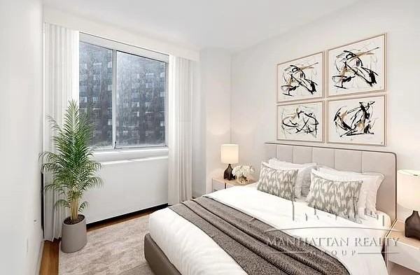 East 54th Street #601 - Photo 5 of 13