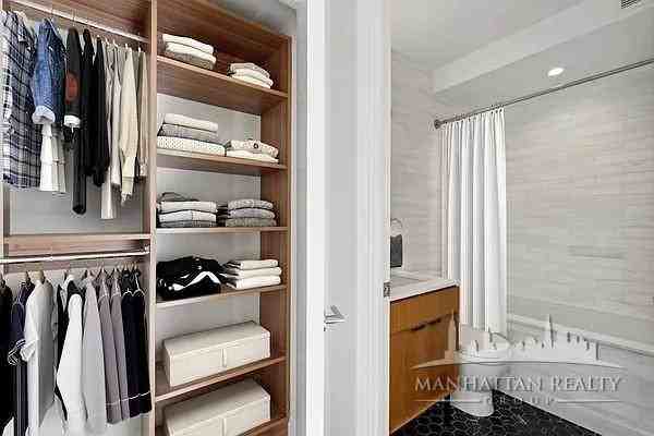 East 54th Street #601 - Photo 6 of 13