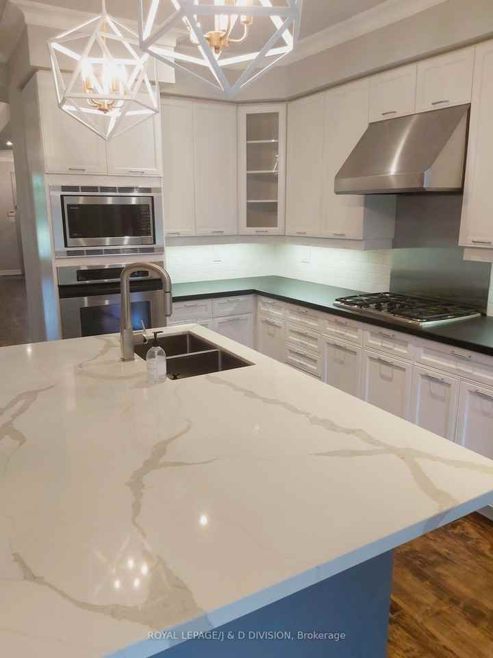 51 Northern Dancer Boulevard - Photo 3 of 12