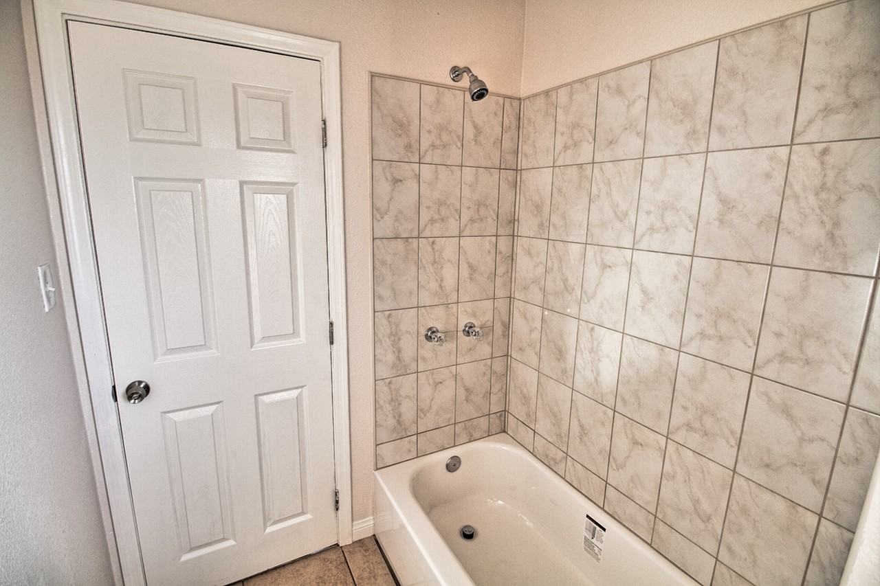 643 East 99th Street ##5 - Photo 5 of 6