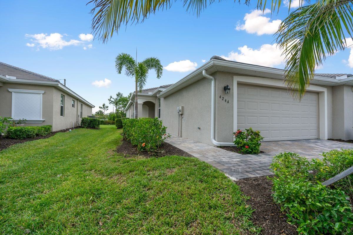 4244 Lemongrass Dr - Photo 2 of 23