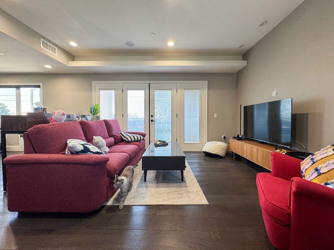 519 W Newby Ave ##7 - Photo 2 of 9