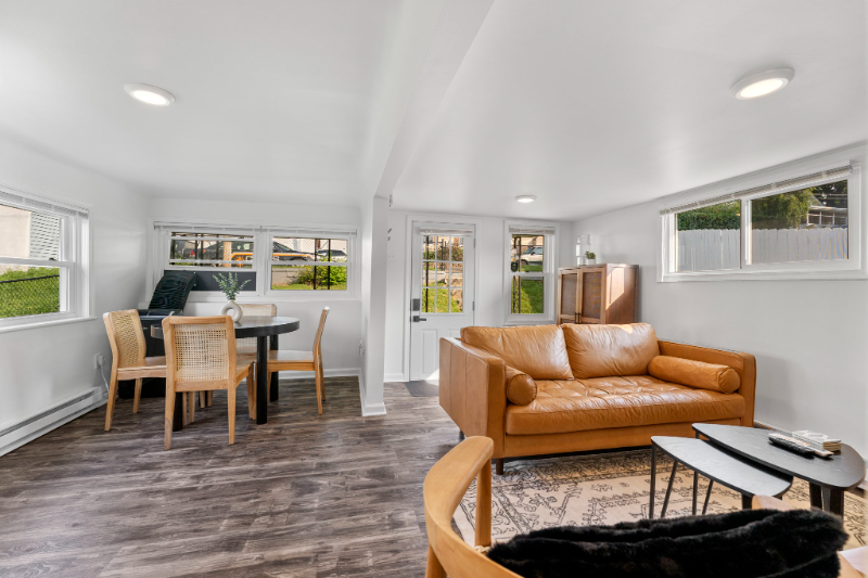 124 10th St - Photo 3 of 16