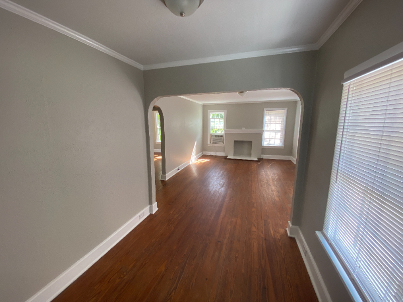 216 W Stewart Ave - Photo 3 of 8