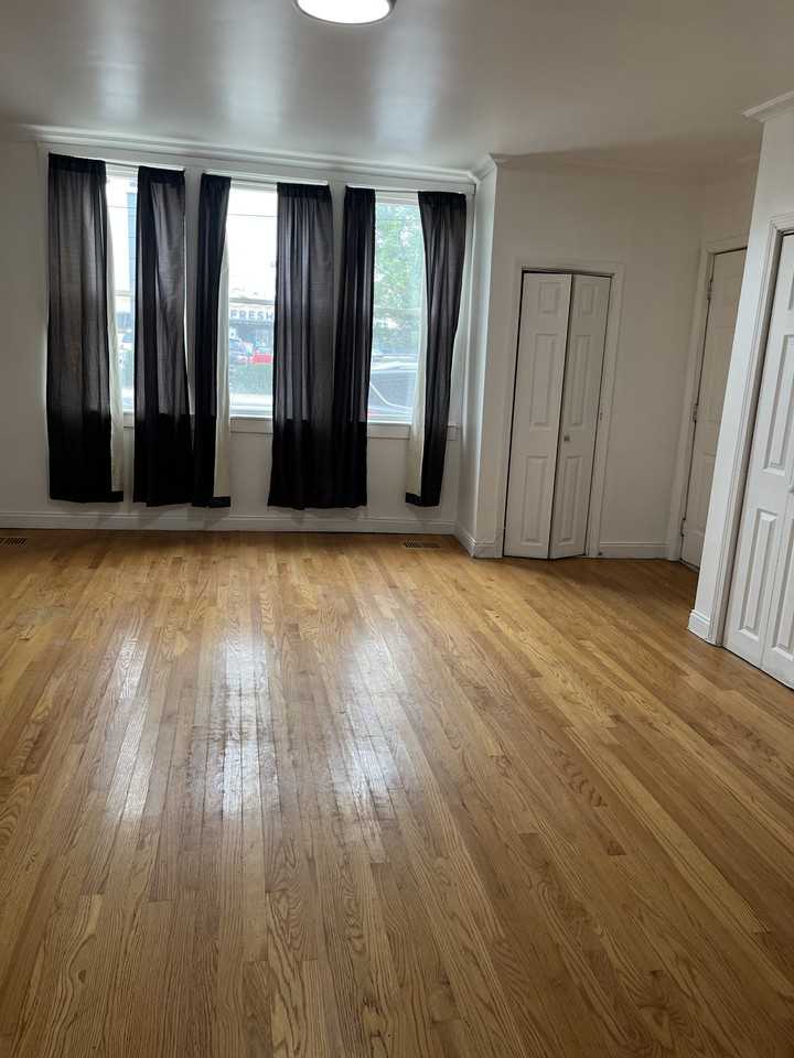 1716 W Cermak Rd #1 - Photo 3 of 17
