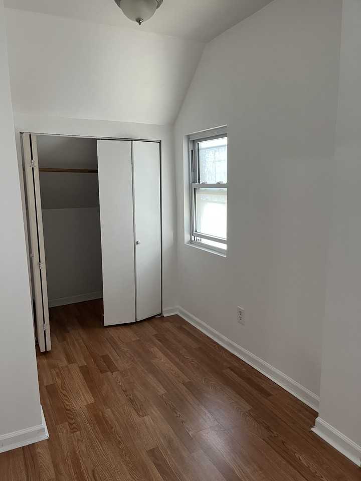 1716 W Cermak Rd #1 - Photo 6 of 17