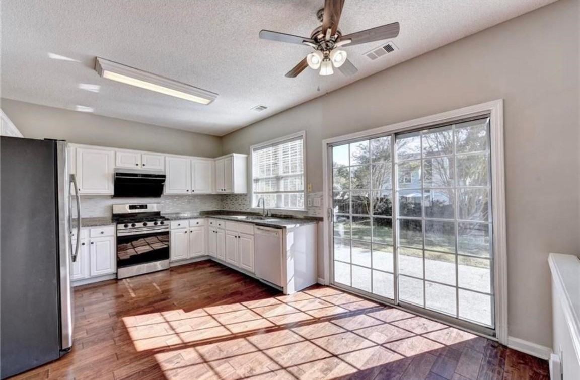 300 Treyford Ct #NA - Photo 2 of 33