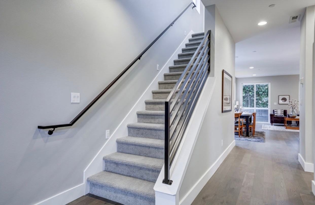 6049 Northeast Flanders Street - Photo 2 of 37