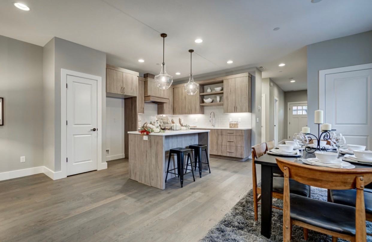 6049 Northeast Flanders Street - Photo 7 of 37