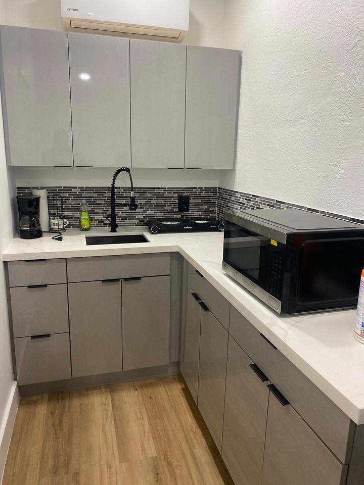 Northwest 11th Avenue - Photo 2 of 3