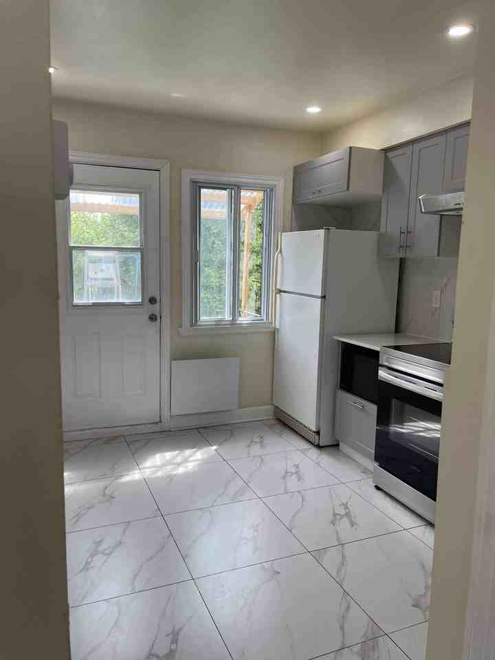 1653 Rue Millar - Photo 4 of 13