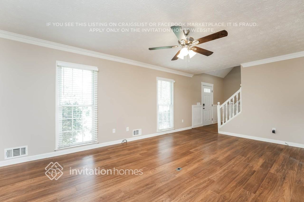 500 Clear Lake Ln - Photo 5 of 18