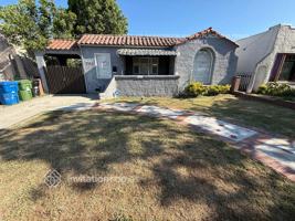 featured image of 2062 W 65th St