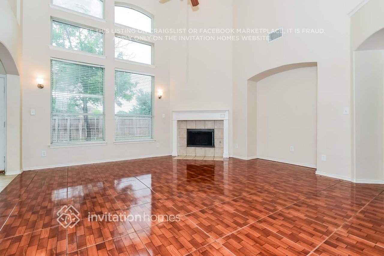 6605 Driftwood Ln - Photo 4 of 18