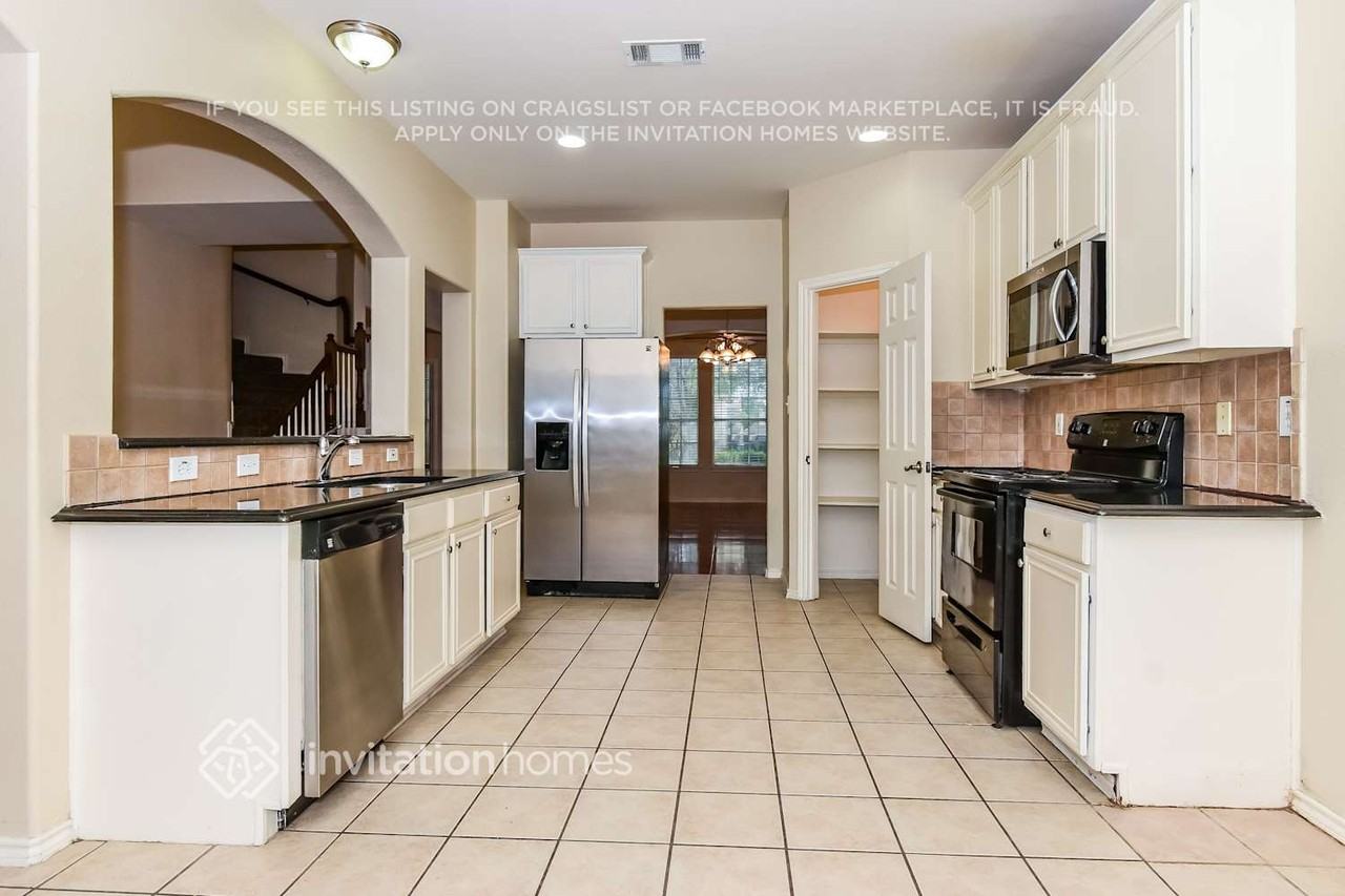 6605 Driftwood Ln - Photo 6 of 18