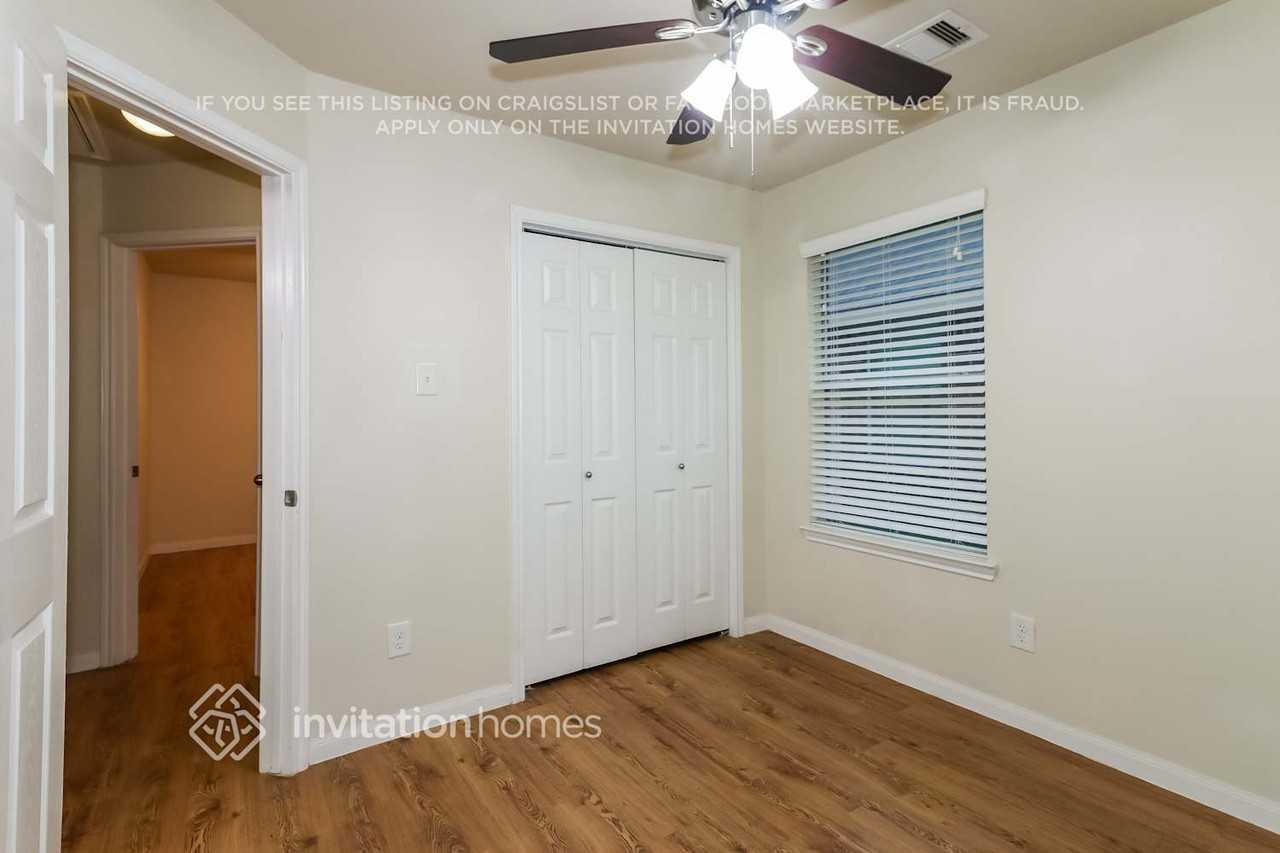 18742 Dennington Dr - Photo 7 of 10