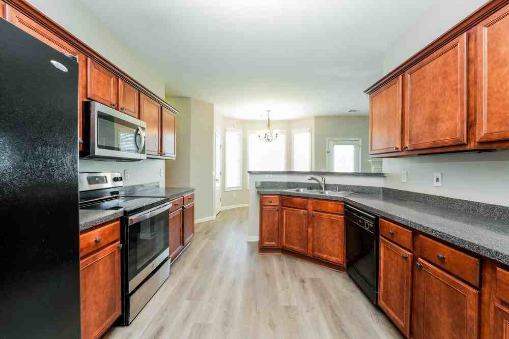 2701 Sedgeview Ln - Photo 7 of 17