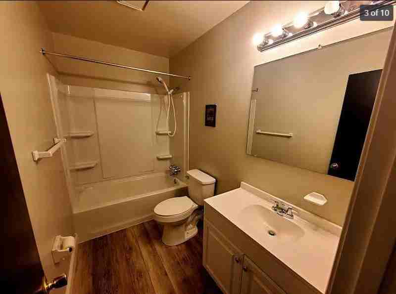 2205 Bowlin Ct - Photo 3 of 10