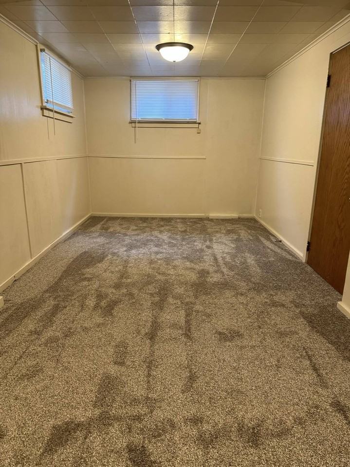 1007 E Corning - Photo 2 of 8