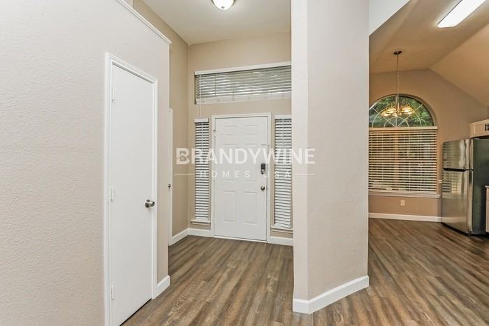 737 Lionel Way #737 - Photo 2 of 25