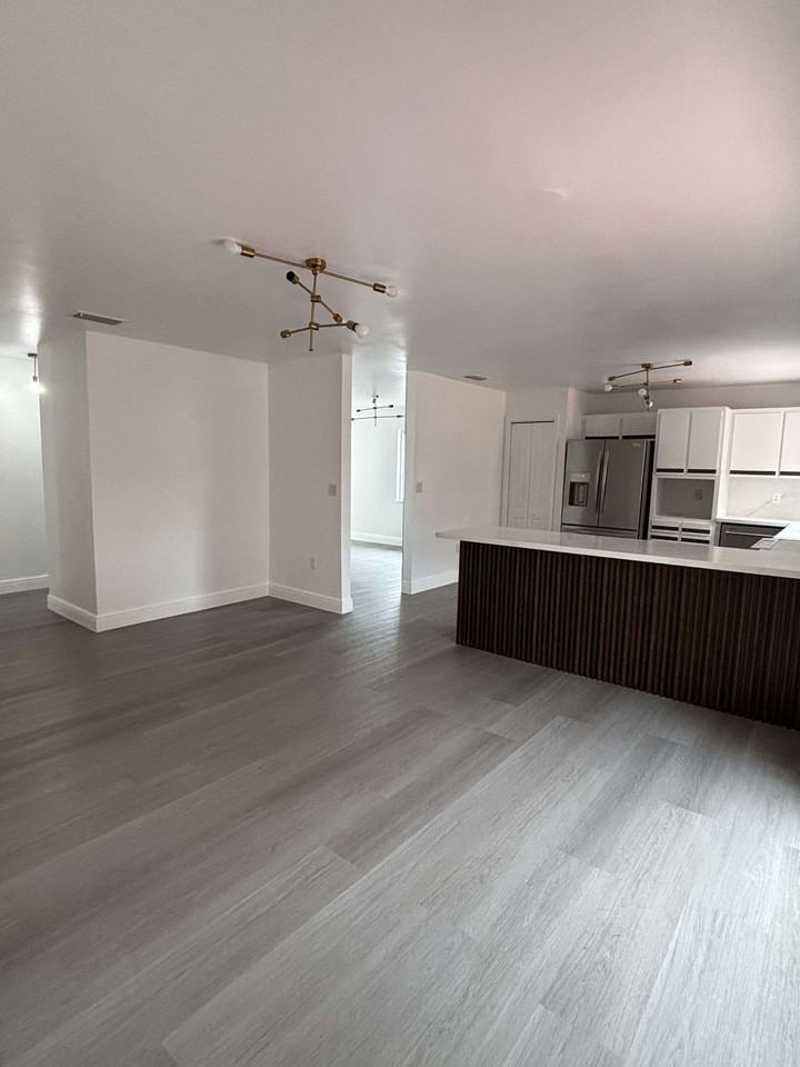 3056 Sw 17th St #1 - Photo 7 of 19