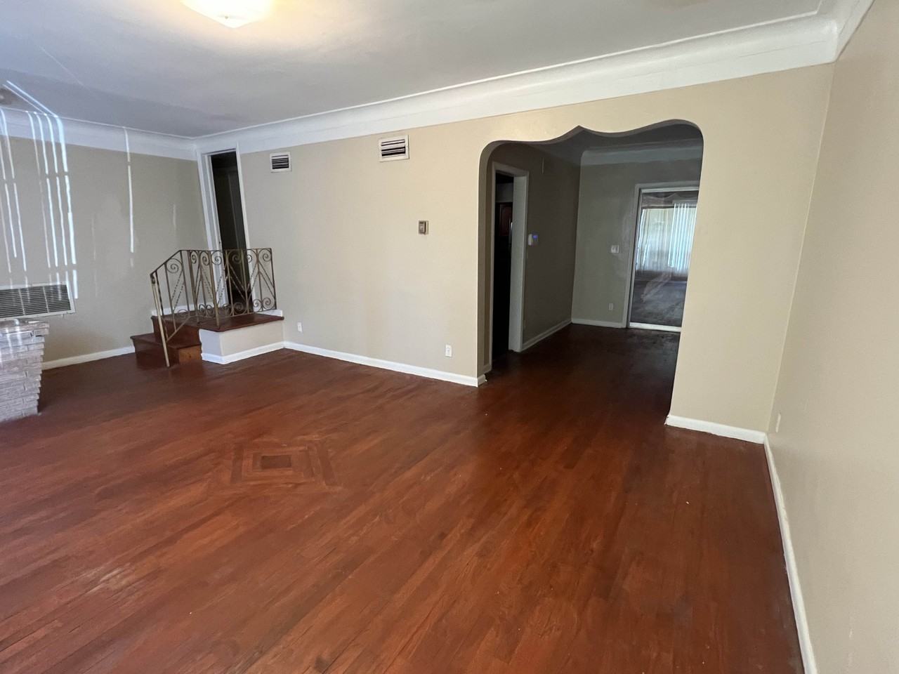 1504 W 24th St #NA - Photo 2 of 11