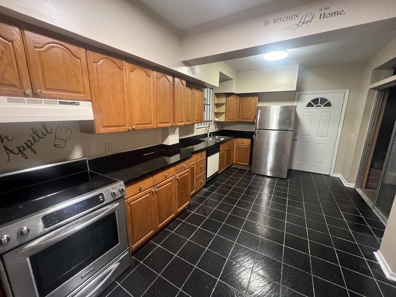 1504 W 24th St #NA - Photo 5 of 11