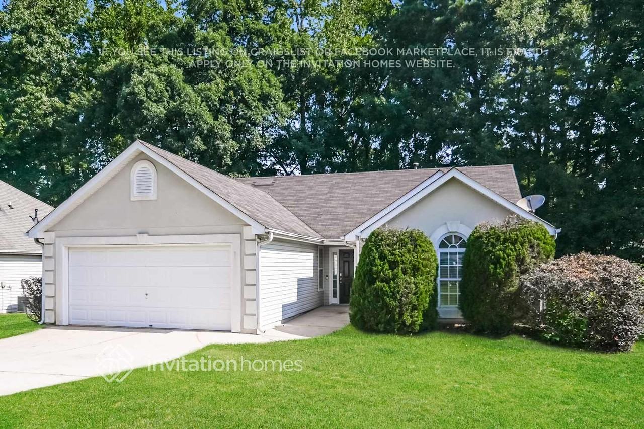 905 Castlerock Way - Photo 3 of 17