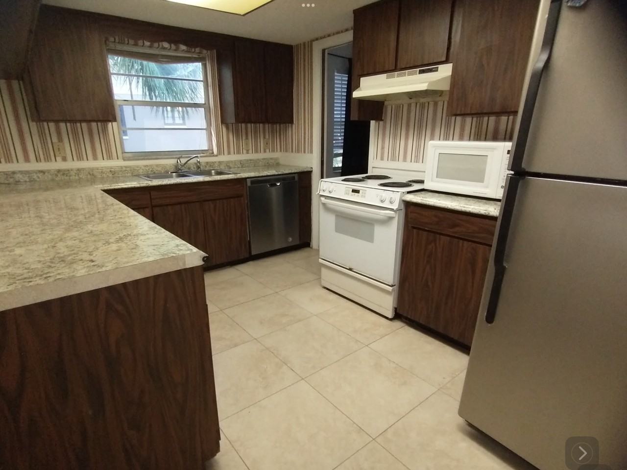 137 White Street #1 - Photo 6 of 11