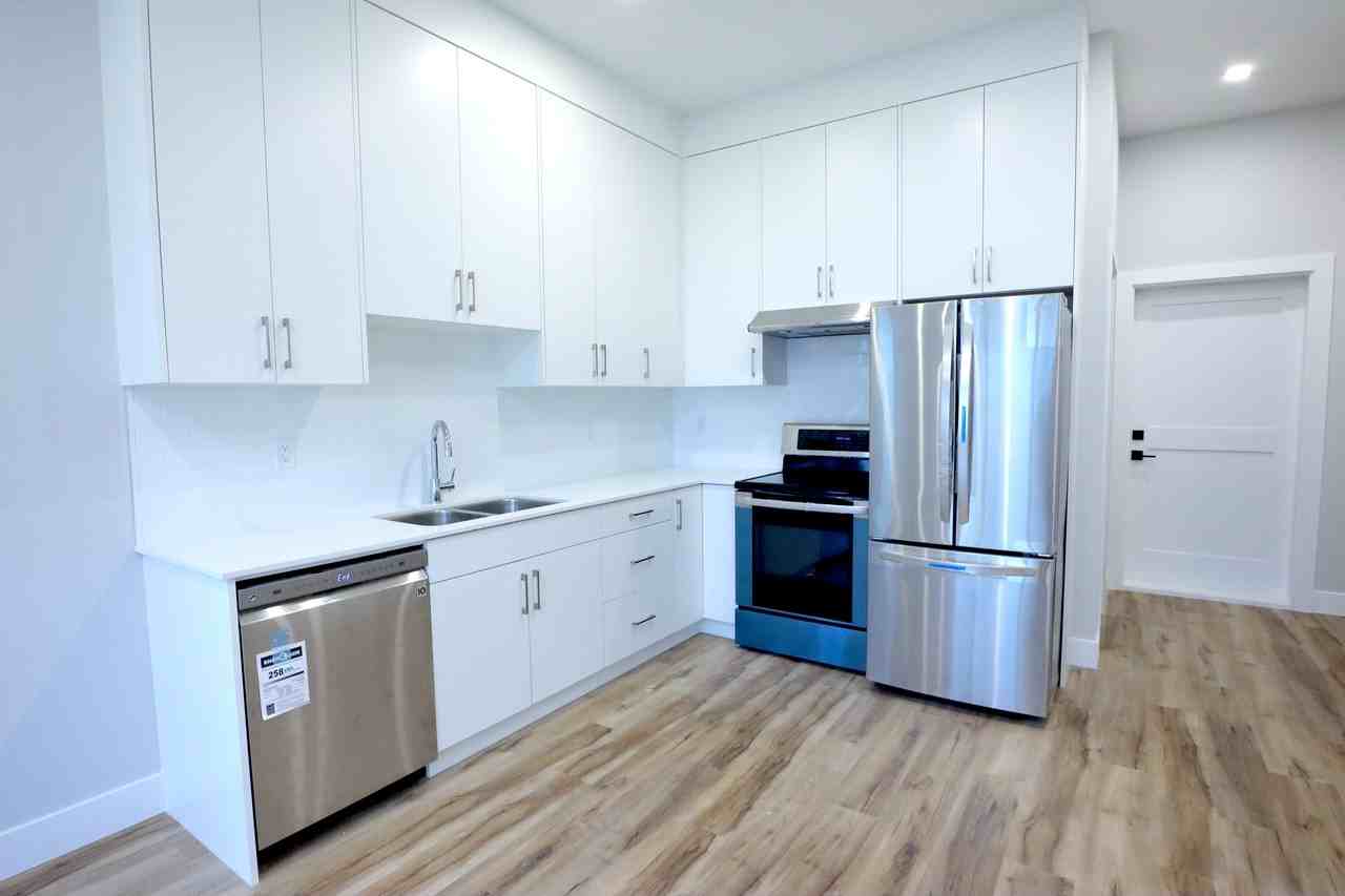 3570 Baycrest Avenue - Photo 2 of 10