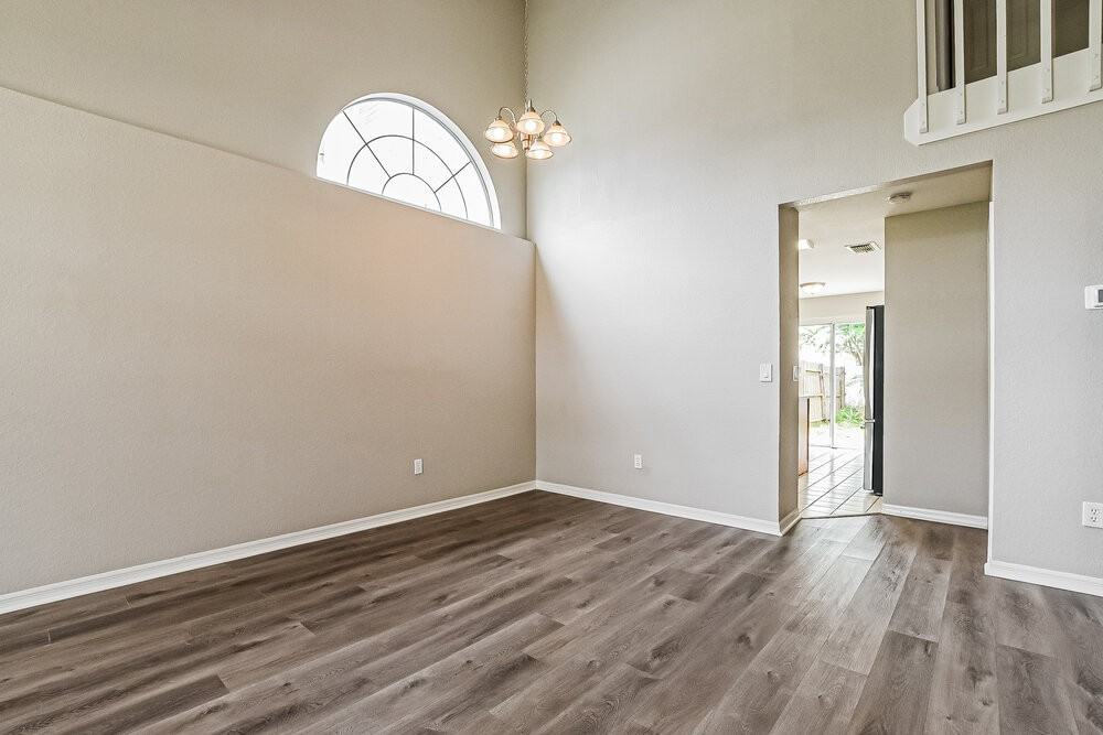 3363 Hamlet Loop - Photo 7 of 17