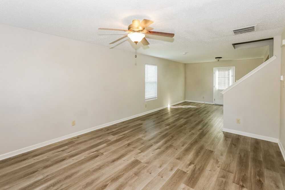 803 Chastain Ave - Photo 6 of 17