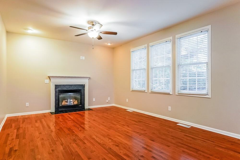 2421 Barton Oaks Dr - Photo 4 of 17
