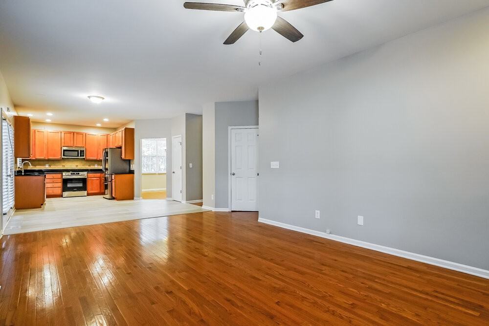 2421 Barton Oaks Dr - Photo 6 of 17