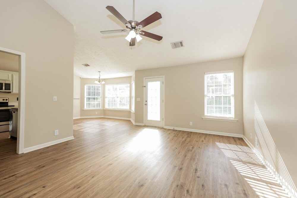 106 Lyndhurst Dr - Photo 4 of 17