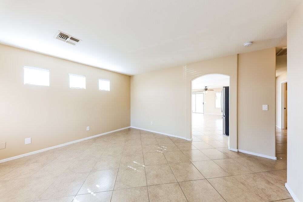 10653 W Poinsettia Dr - Photo 3 of 16