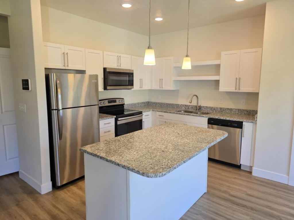 996 W 600 S - Photo 3 of 14