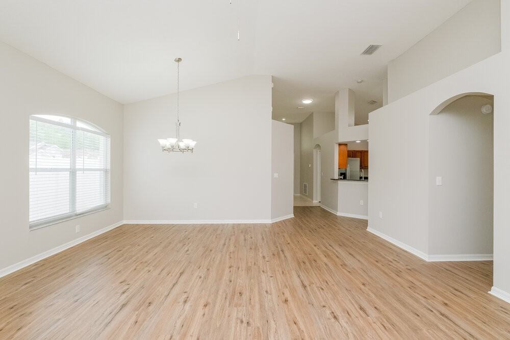 1046 Crimson Clover Ln - Photo 5 of 16
